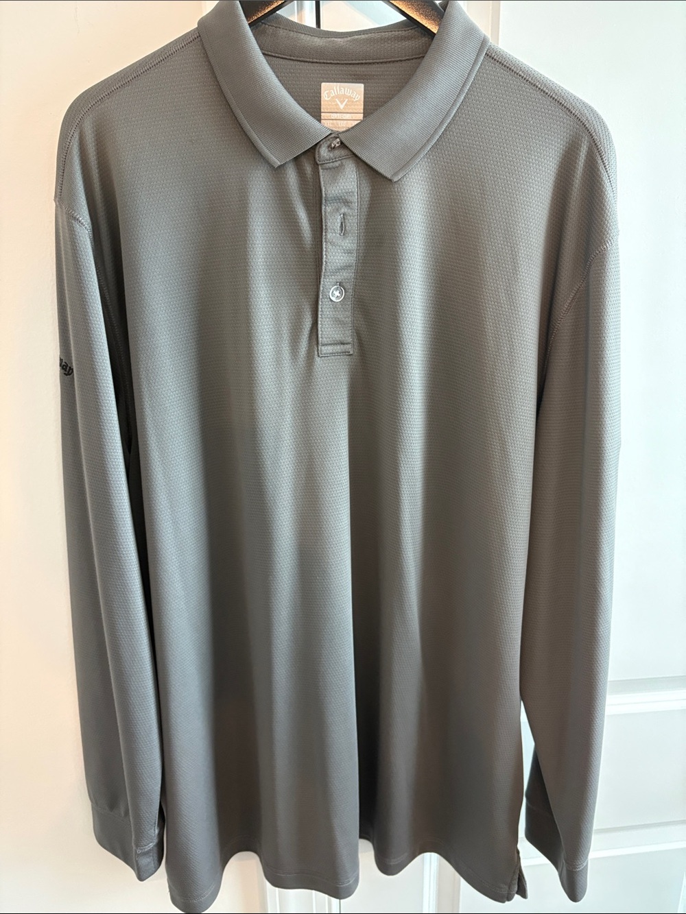 Callaway Long-Sleeve Polo Shirt in Light Gray